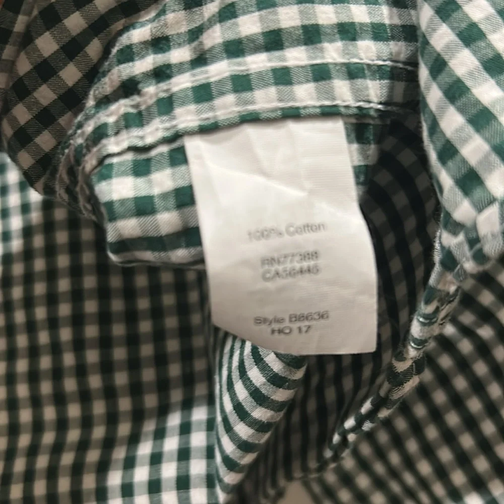 J. Crew men’s button down green gingham shirt long sleeves pocket front size L